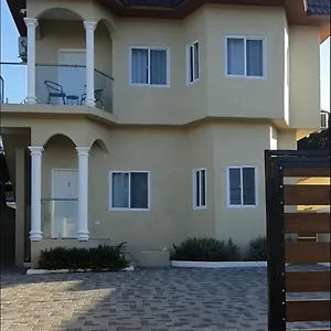 Apartment Sorina's, Ocho Rios