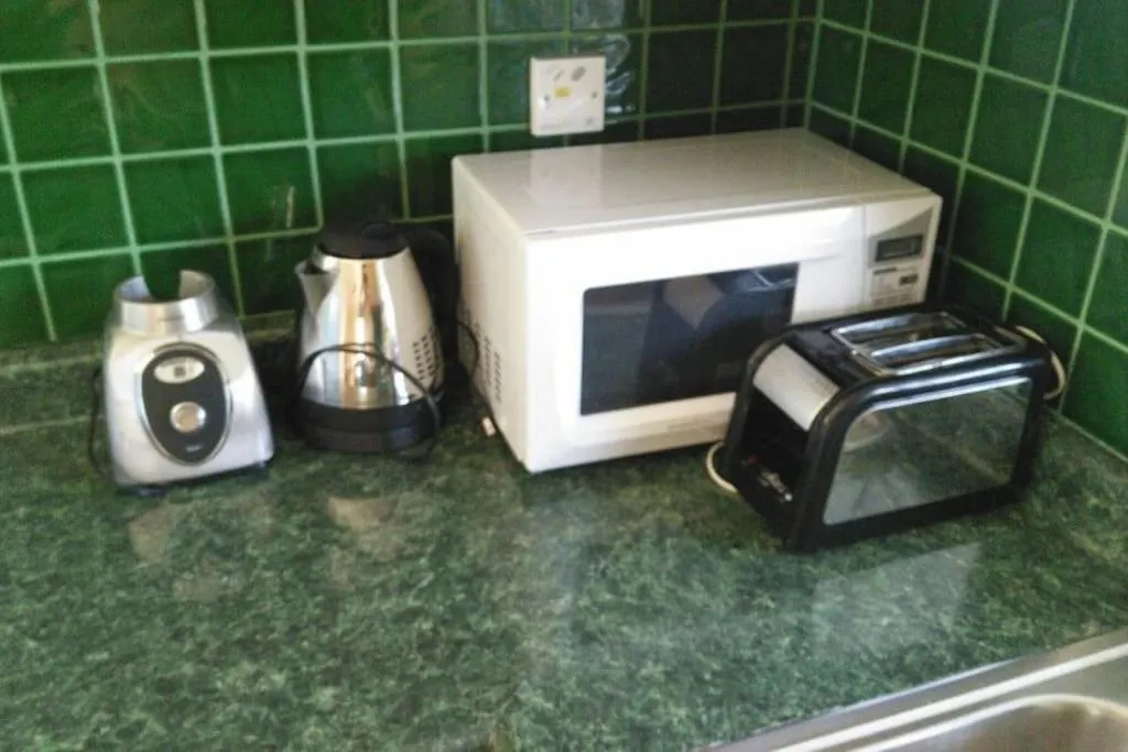 Stylish Studio Apt Ac, Balcony, Parking, Pool Ocho Rios